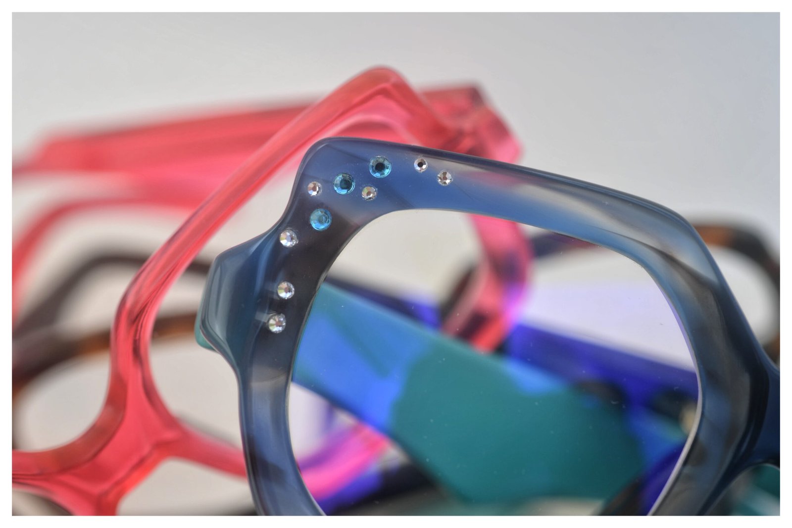 monture artisanale avec strass